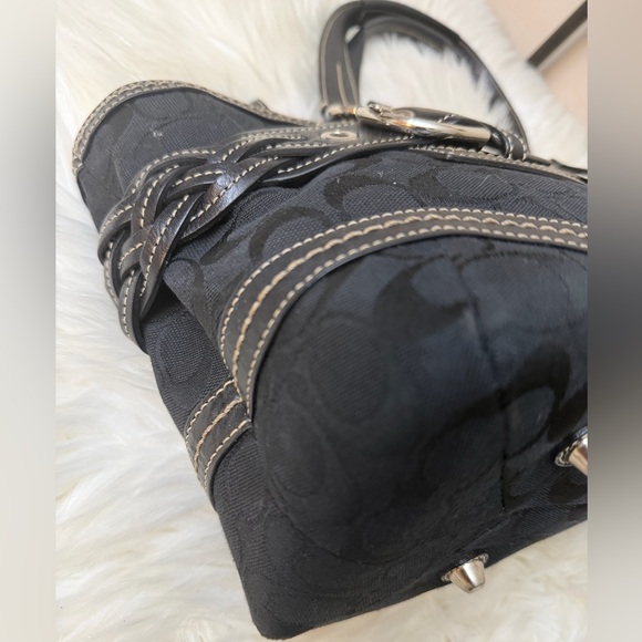 Vintage Coach#05089 Black Shoulder Bag with Buckle Details - Picture 3 of 9